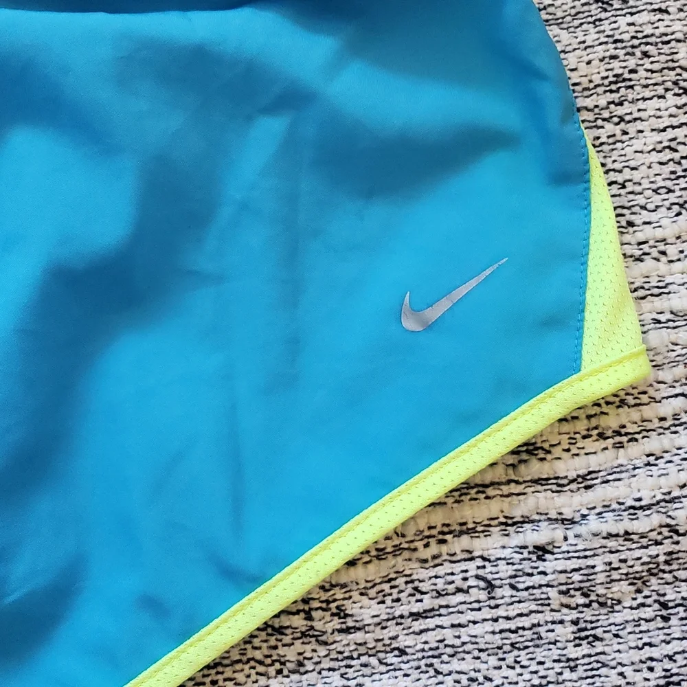 Nike & Under Armour Shorts Bundle XS - Picture 5 of 10